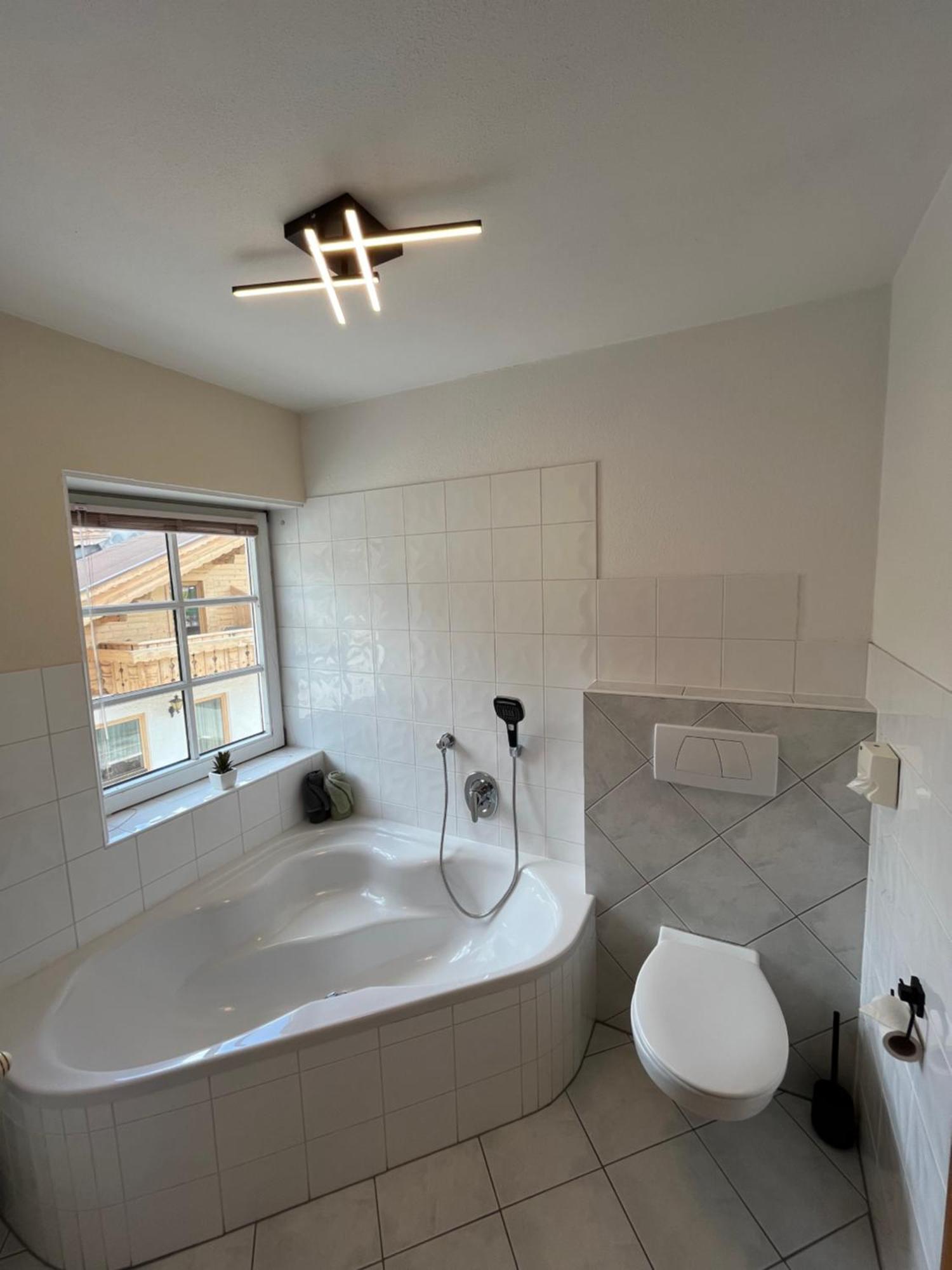 Am Sonnenfels Apartment Lermoos Phòng bức ảnh